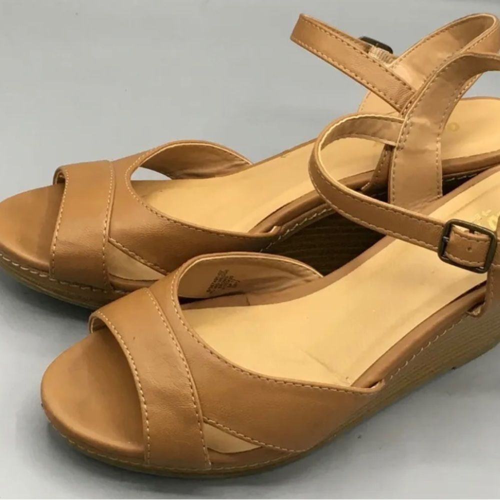 Old Navy Women Brown Faux Leather Sandal Shoes 3" Wedge Heels Sz 7 M Ankle Strap